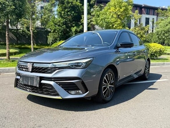 2021 Roewe i5 I Рестайлинг, серебристый, 950000 рублей