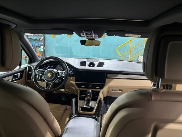 2018 Porsche Cayenne III, коричневый, 8800000 рублей - вид 18