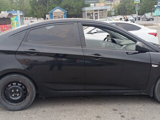 2013 Hyundai Solaris I, чёрный, 380000 рублей, вид 5