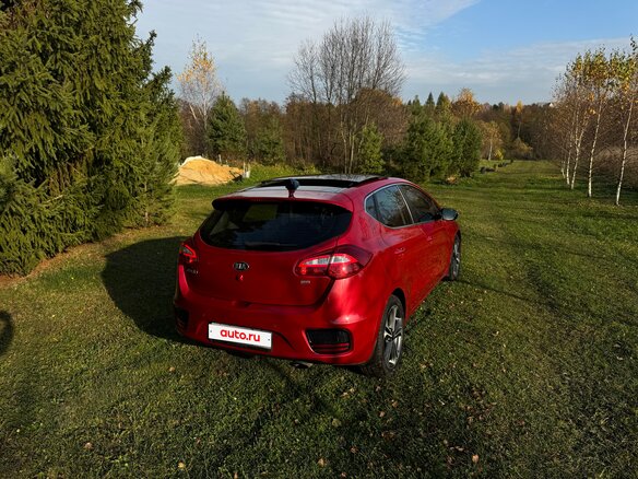 2017 Kia Ceed II Рестайлинг, красный, 1550000 рублей - вид 5