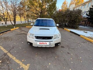 2011 Subaru Forester III Рестайлинг, белый, 2150000 рублей, вид 3