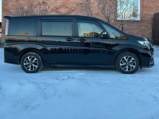 2020 Honda Stepwgn Spada V Рестайлинг, чёрный, 2500000 рублей, вид 2