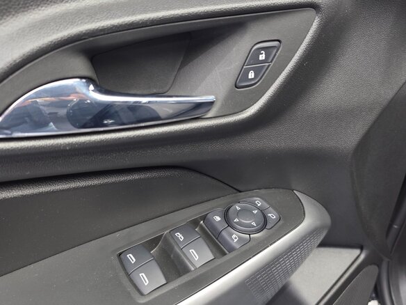 2023 Chevrolet Trax II, чёрный - вид 12