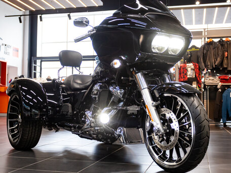 2023 Harley-Davidson Road Glide 3, чёрный, 3790000 рублей, вид 1