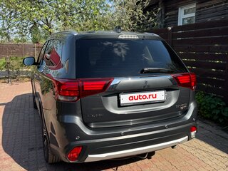 2018 Mitsubishi Outlander III Рестайлинг 2, серый, 2450000 рублей, вид 4