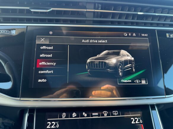 2021 Audi Q8 55 TFSI I (4M), синий, 9690000 рублей - вид 17