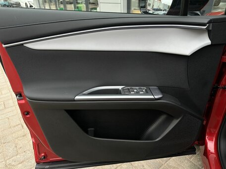 2026 Omoda C5 II, красный, 2399000 рублей, вид 5