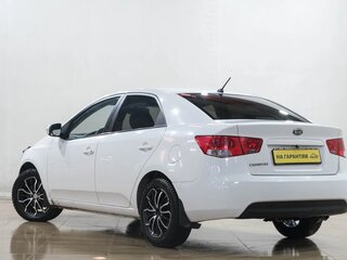 2009 Kia Cerato 5-speed II, белый, 549000 рублей, вид 4