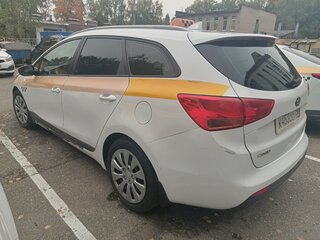 2017 Kia Ceed II Рестайлинг, белый, 700000 рублей, вид 2
