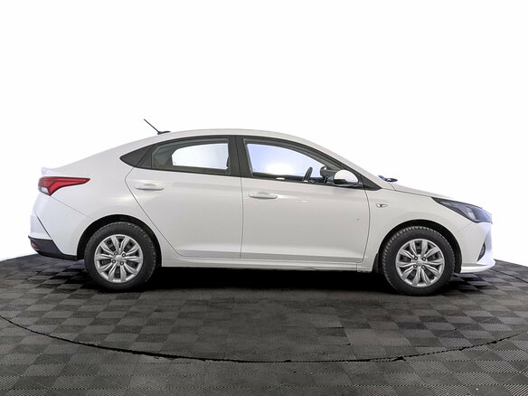 2021 Hyundai Solaris II Рестайлинг, белый - вид 3