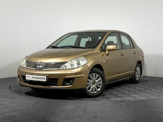 Nissan Tiida I