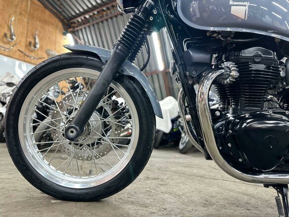2022 Kawasaki W 800, серый, 850000 рублей - вид 28