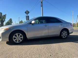 2011 Toyota Camry VI (XV40) Рестайлинг, серебристый, 1200000 рублей, вид 4