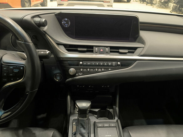 2020 Lexus ES 250 VII, белый, 4220000 рублей - вид 14