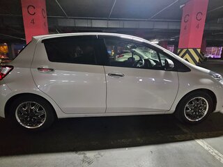 2019 Toyota Vitz III (XP130) Рестайлинг 2, белый, 1400000 рублей, вид 2