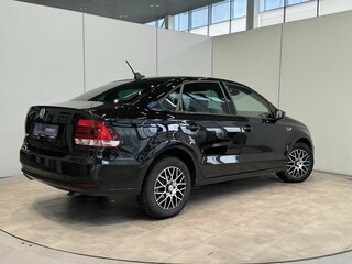 2018 Volkswagen Polo V Рестайлинг, чёрный, 1065000 рублей, вид 5