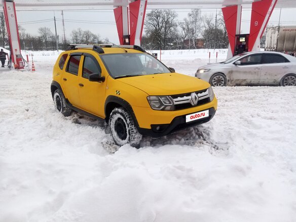 2017 Renault Duster I Рестайлинг, жёлтый, 750000 рублей - вид 1