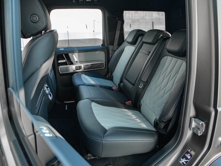 2026 Mercedes-Benz G-Класс 450 d III (W465) Рестайлинг, зелёный, 33244600 рублей, вид 3