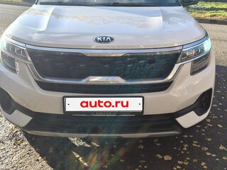 2020 Kia KX3, белый, 2000000 рублей, вид 1