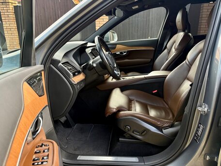 2019 Volvo XC90 II Рестайлинг 1, серебристый, 3690000 рублей, вид 2