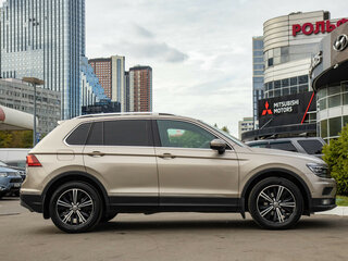 2017 Volkswagen Tiguan II, бежевый, 1973000 рублей, вид 3