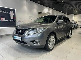 Nissan Pathfinder IV