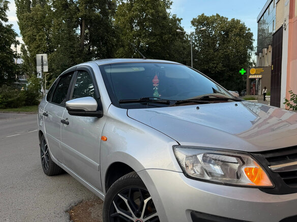 2015 Lada (ВАЗ) Granta I, серебристый, 550000 рублей - вид 1