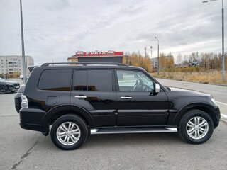 2017 Mitsubishi Pajero IV Рестайлинг 2, чёрный, 2950000 рублей, вид 5