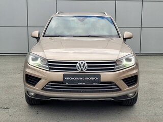 2016 Volkswagen Touareg II Рестайлинг, бежевый, 2650000 рублей, вид 2