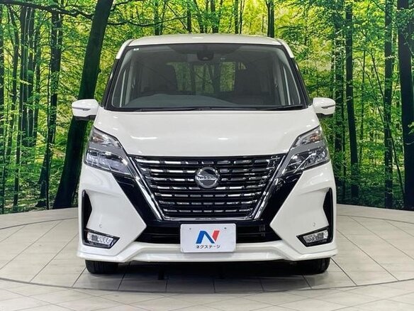2022 Nissan Serena S-Hybrid V (C27) Рестайлинг, белый, 1616555 рублей - вид 2