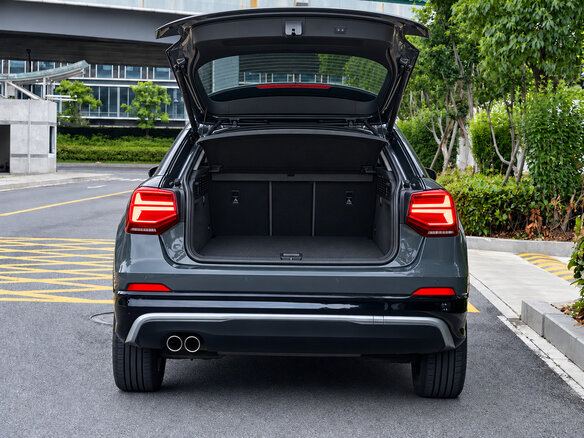 2023 Audi Q2 L 35 TFSI I Рестайлинг, серый, 1715000 рублей - вид 20