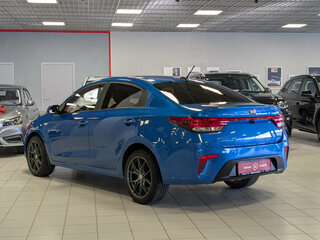2020 Kia Rio IV, синий, 1484500 рублей, вид 5