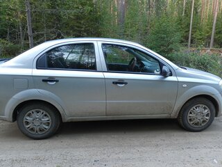 2010 Chevrolet Aveo I Рестайлинг, серебристый, 500000 рублей, вид 3