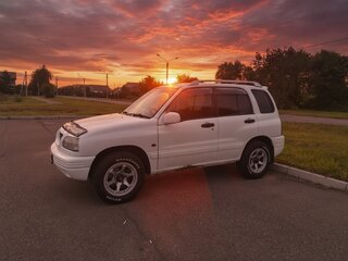 1998 Suzuki Escudo II, белый, 630000 рублей, вид 1
