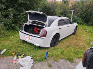 2005 Chrysler 300C I, белый, 700000 рублей, вид 4