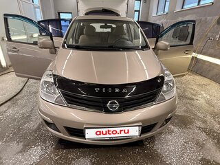 2013 Nissan Tiida I Рестайлинг, коричневый, 900000 рублей, вид 1