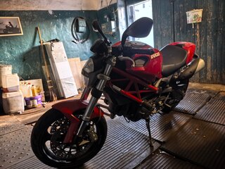 2009 Ducati Monster 696, красный, 380000 рублей, вид 5