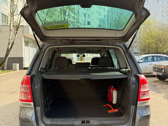 2011 Opel Zafira B Рестайлинг, серый, 470000 рублей - вид 4