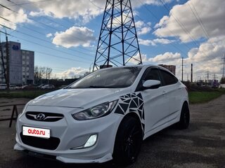 2012 Hyundai Solaris I, белый, 700000 рублей, вид 2