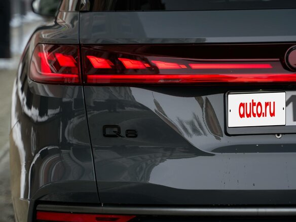2024 Audi Q6 50 TFSI, серый, 7210000 рублей - вид 11