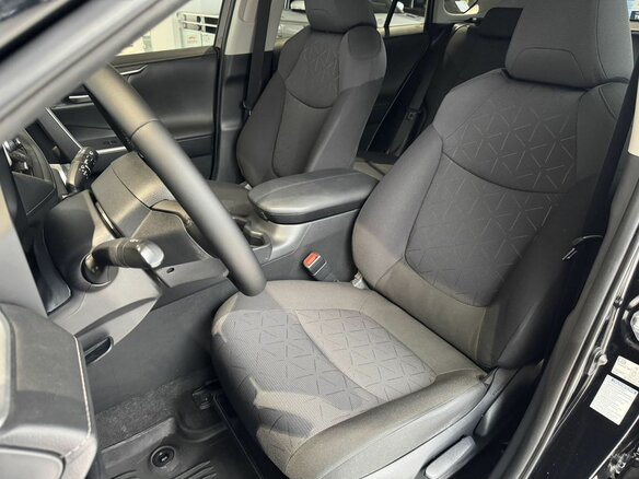 2021 Toyota RAV4 V (XA50), чёрный, 3188000 рублей - вид 22