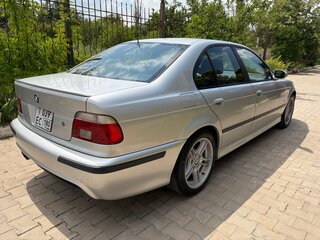 2002 BMW 5 серии 530i IV (E39) Рестайлинг, серебристый, 2290000 рублей, вид 4
