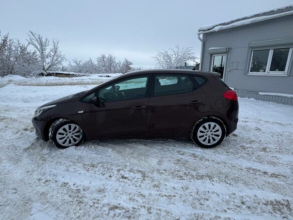 2013 Kia Ceed II, коричневый, 850000 рублей - вид 4