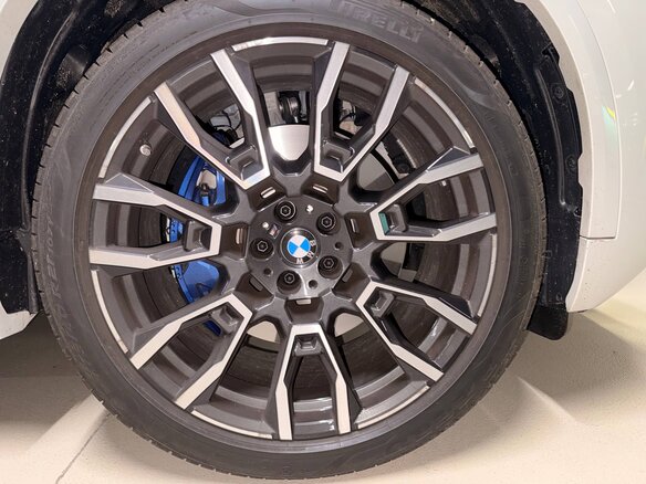 2025 BMW X5 40i IV (G05/G18) Рестайлинг, белый, 13700000 рублей - вид 9