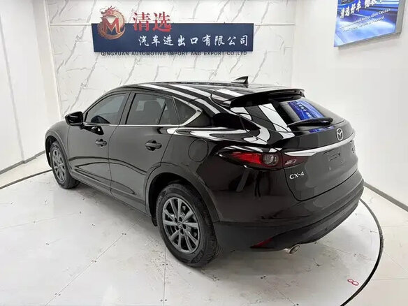 2022 Mazda CX-4 I Рестайлинг, чёрный, 1586000 рублей - вид 4