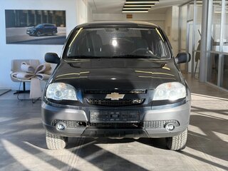 2011 Chevrolet Niva I Рестайлинг, чёрный, 419000 рублей, вид 2