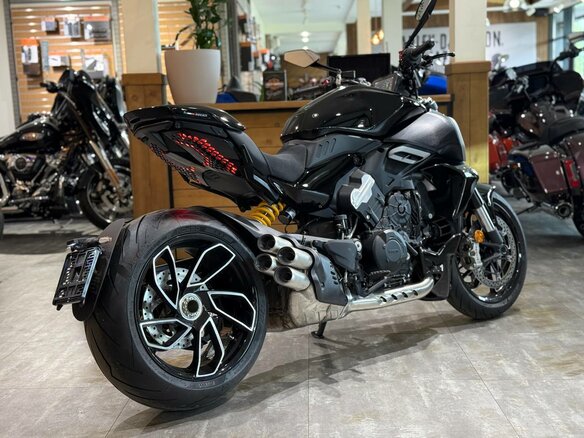 2025 Ducati Diavel V4, чёрный, 3300000 рублей - вид 8