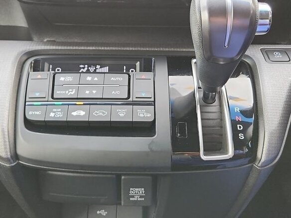 2019 Honda Stepwgn Spada V Рестайлинг, белый, 1650000 рублей - вид 13