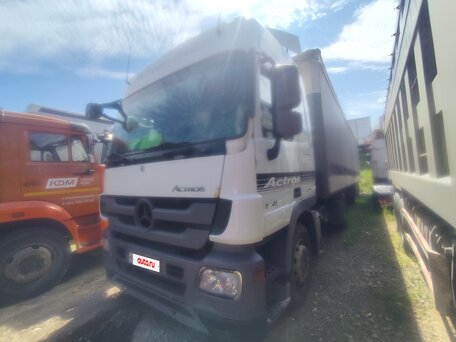 2017 Mercedes-Benz Actros, белый, 3001000 рублей, вид 1