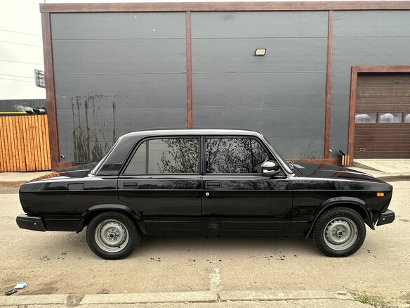 2011 Lada (ВАЗ) 2107, чёрный, 330000 рублей - вид 3
